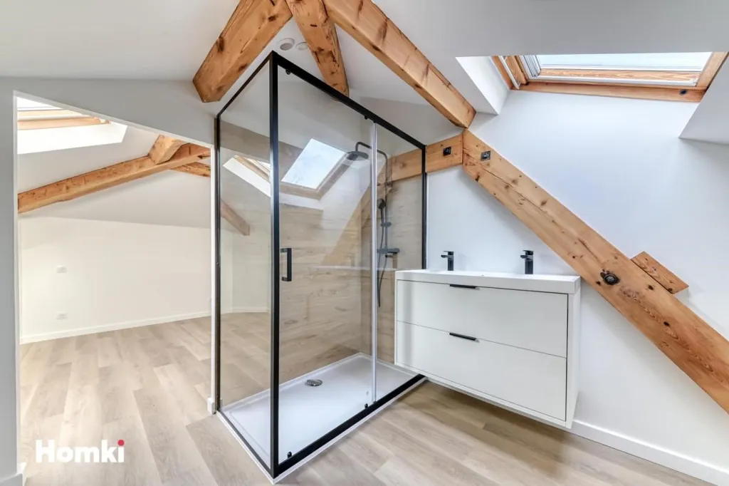 Salles de bain - Maison T6 avec Studio Indépendant à Sainte-Consorce