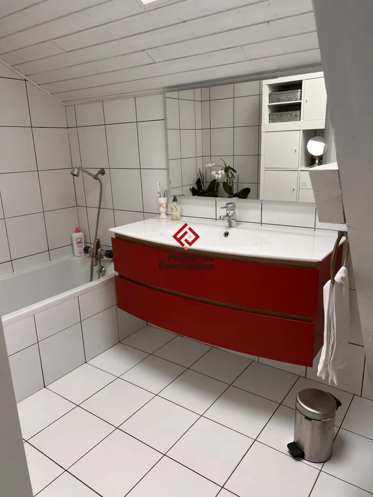 Salles de bain - Maison Familiale avec Piscine à Saint-Ismier