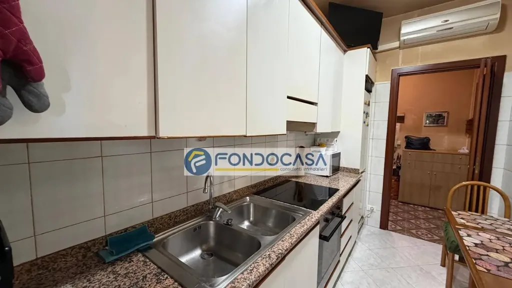 Kitchen - Ground Floor Apartment with Private Courtyard in Massa