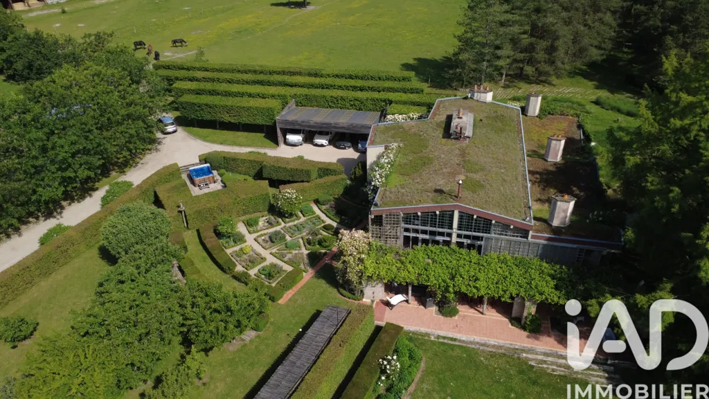 Õhuvaade - Architectural House with Private Lake in Combreux