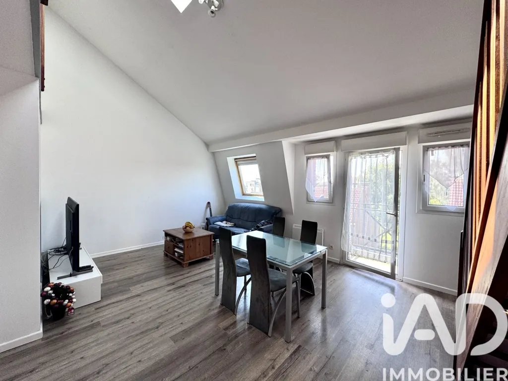 Séjour - Appartement Duplex avec Balcon au Centre-Ville