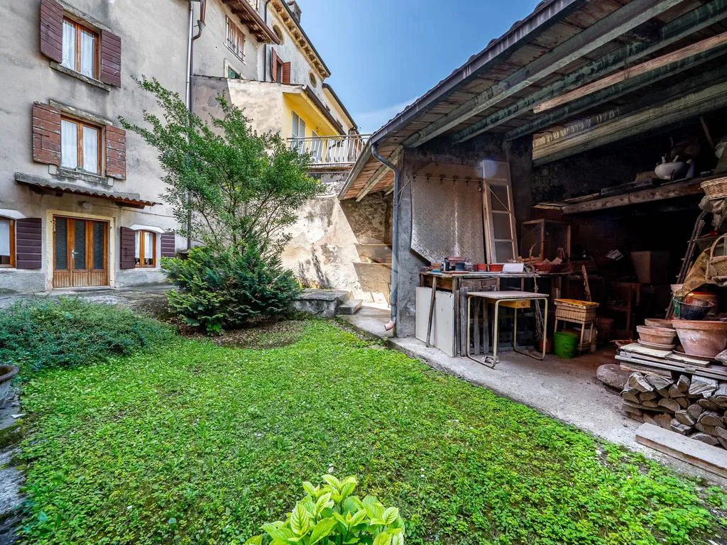 Giardino - Two-Terrace Palazzine in Historic Negrar