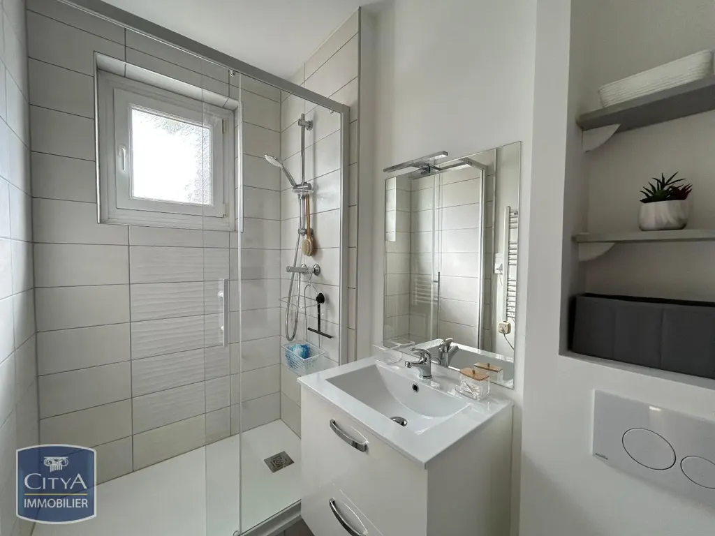 Vannitoad - Duplex Apartment with Terrace in Nancy