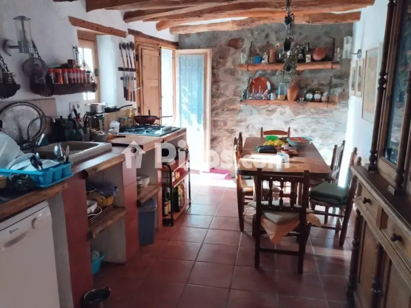 Salle à manger - Rustic Countryside House with Mountain Views