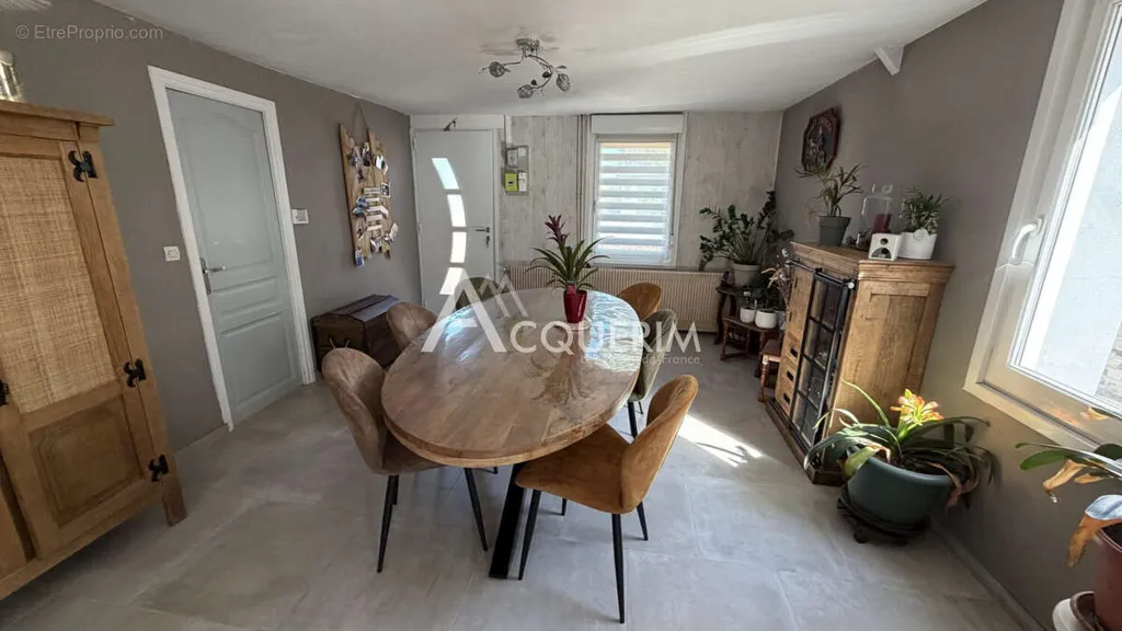 Sala da pranzo - Detached House with Garden in Carvin