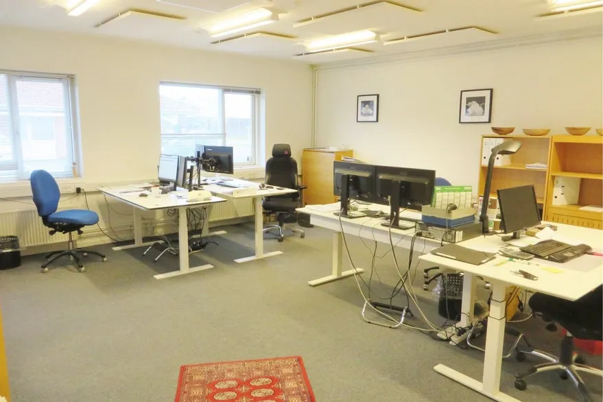 Kabinet - Office Space with Parking near Motorway
