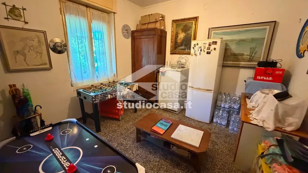 Pièces - Villa with Three Apartments in Crema