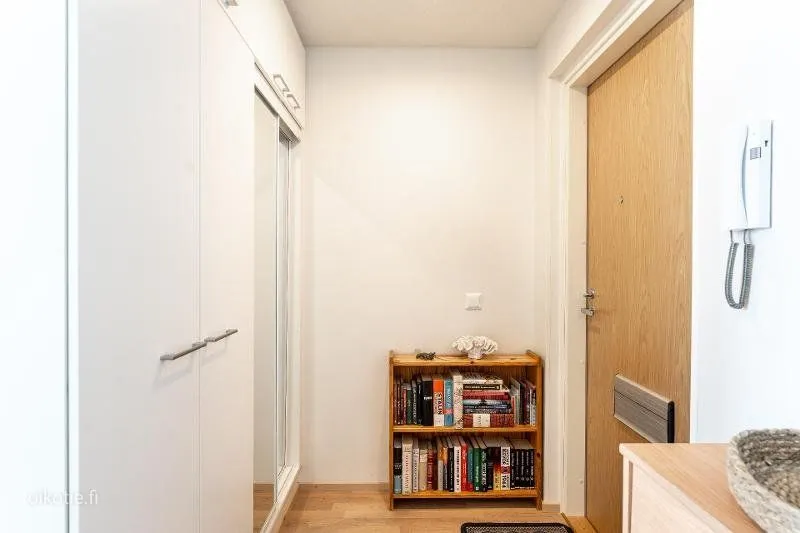 Entrée - Modern Studio with Balcony in Linnanmaa, Oulu