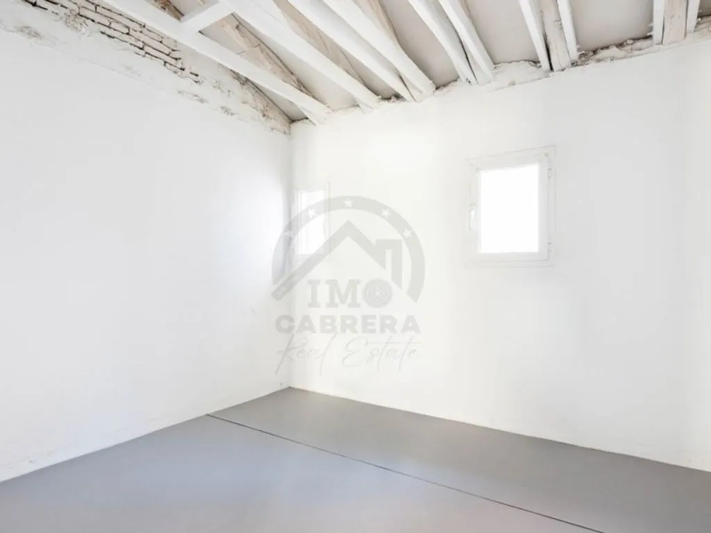 Toad - Luxury Apartment with Rooftop Access in Salamanca