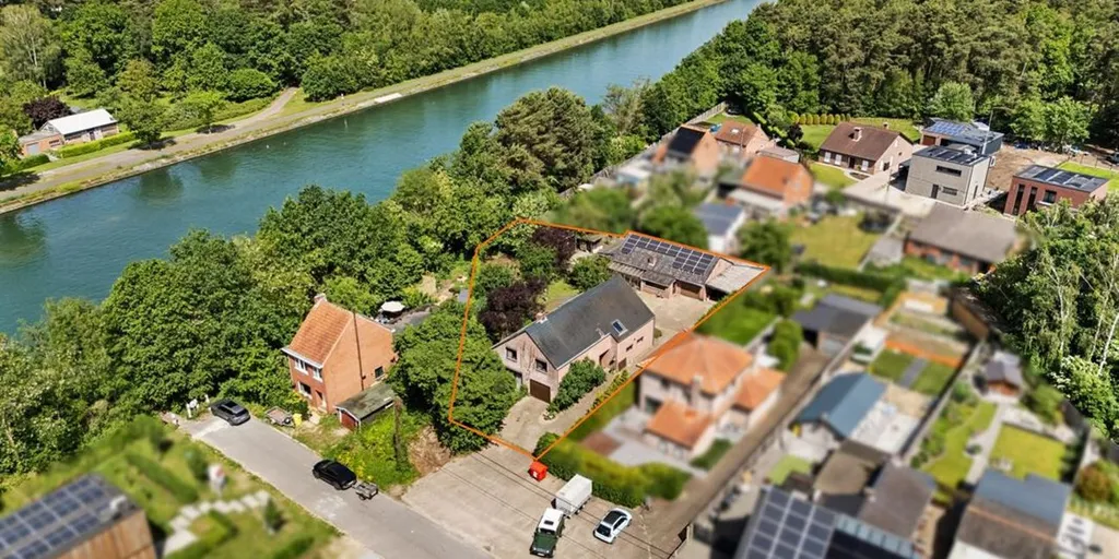 Vue aérienne - Maison avec Atelier sur Terrain de 1372m² à Balen