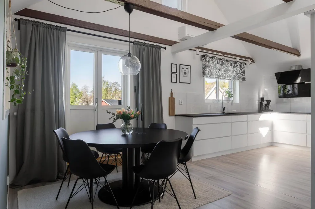 Salle à manger - Spacious Villa with Garden in Tibro