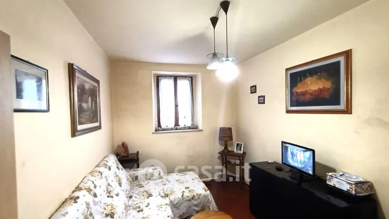 Elutuba - Terraced House with Garage in Prato