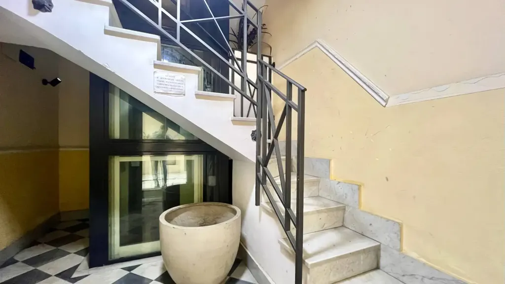 Stanze - Rustic Trilocale with Balcony in Palermo