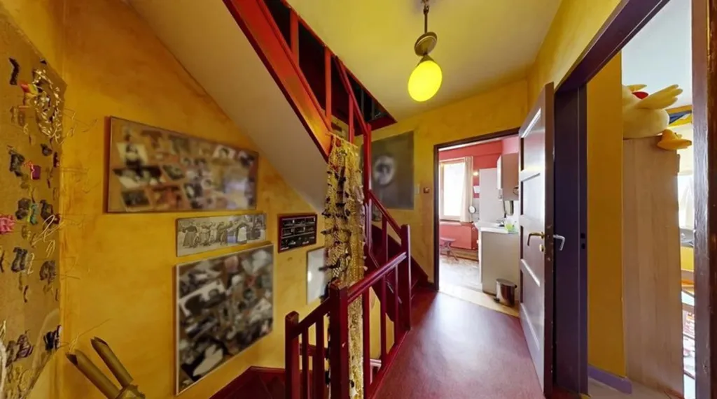 hallway_entrance