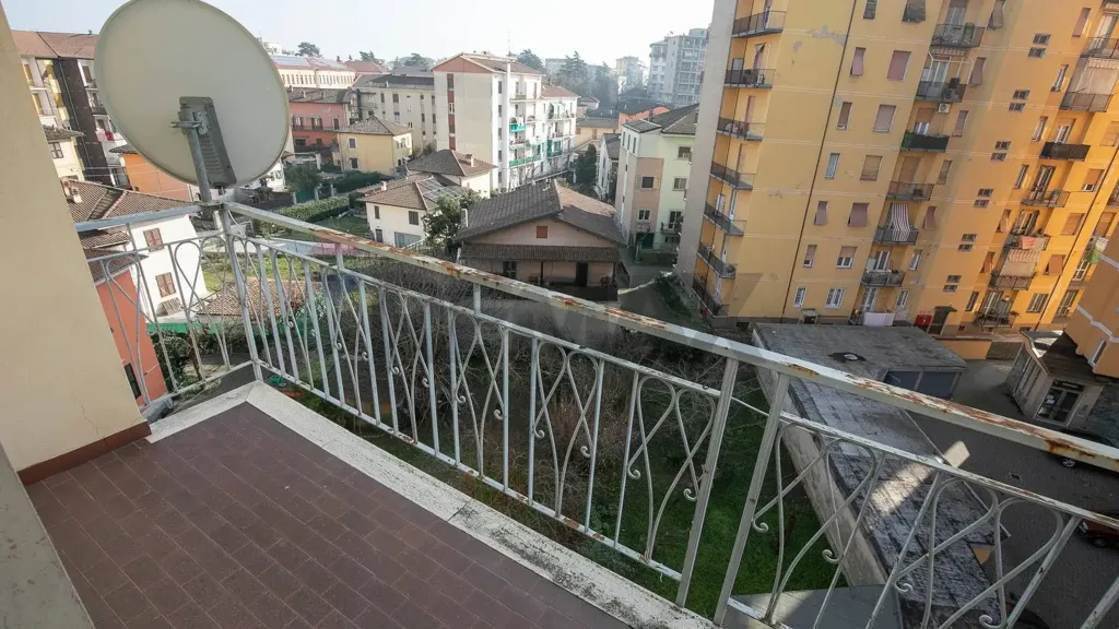 Balcon - Spacious Apartment with Balcony in Novi Ligure