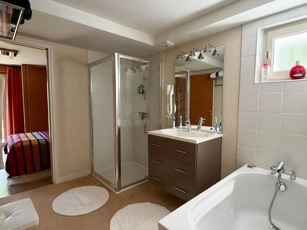 Bagni - Architect-Designed House in Chauffailles Town Centre