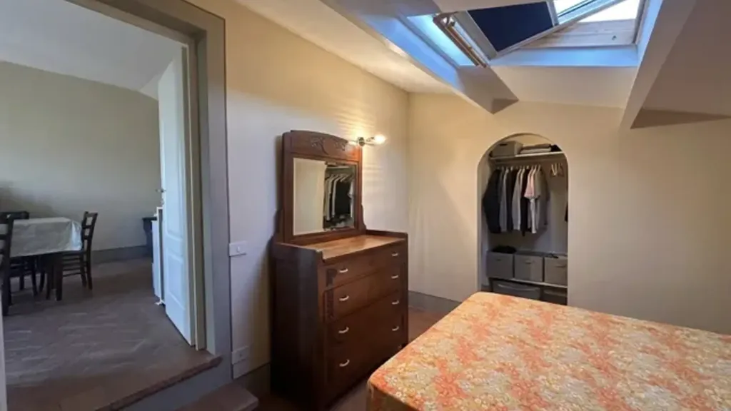 Magamistoad - Armed Trilocale with Terrace in Cascina