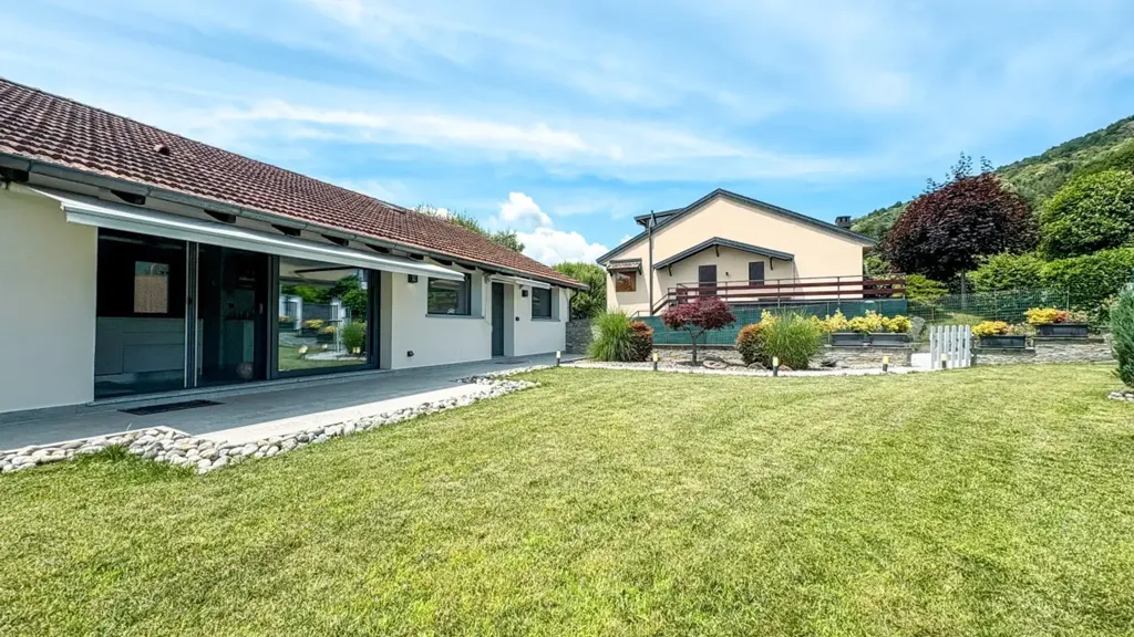 Aed - Rustic Villa with Lake View in Pettenasco