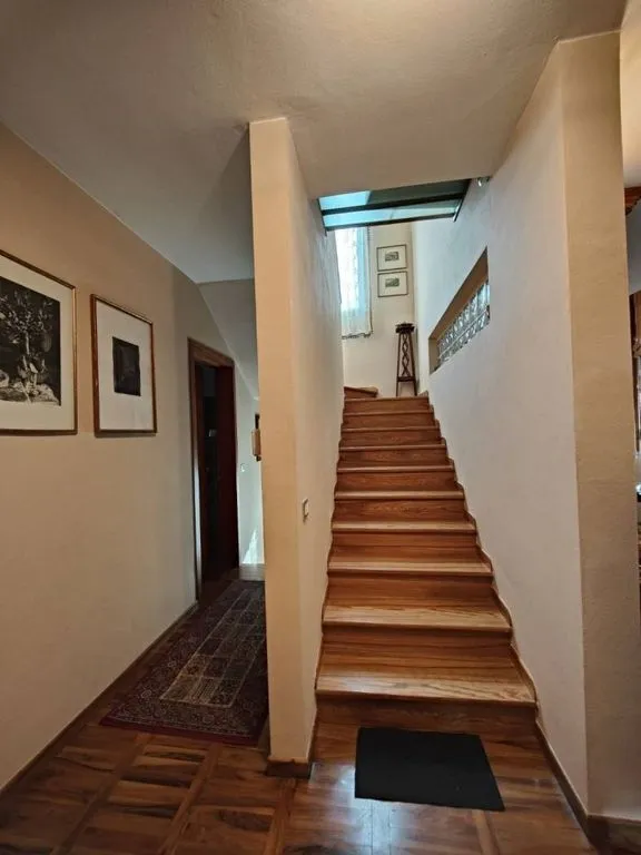 Rooms - Luxury Villa with Private Garden in Pisa