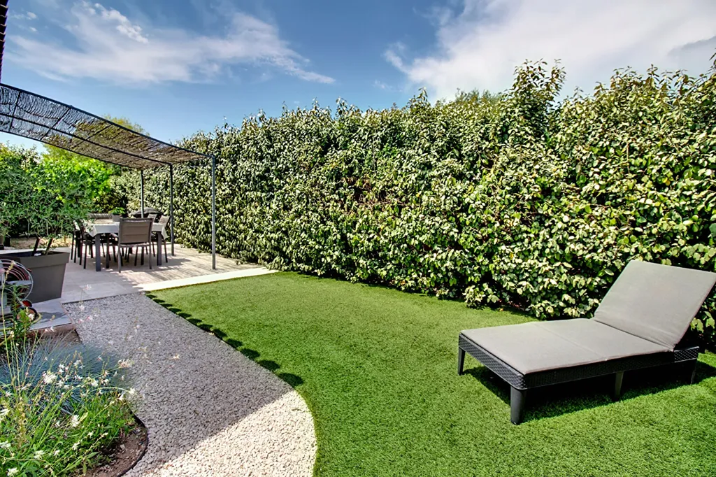 Jardin - Villa avec Piscine et Garage à Vidauban