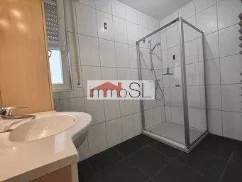 Salles de bain - Appartement avec Balcon à Rollingen
