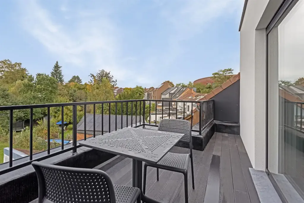 Balcon - Studio Rénové à Leuven, Proche des Facultés