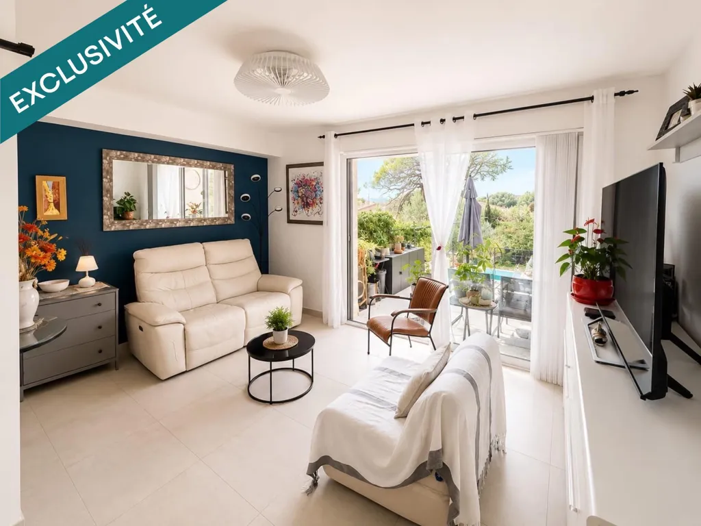 Séjour - Appartement 2 Pièces avec Terrasse et Jardin à Fréjus