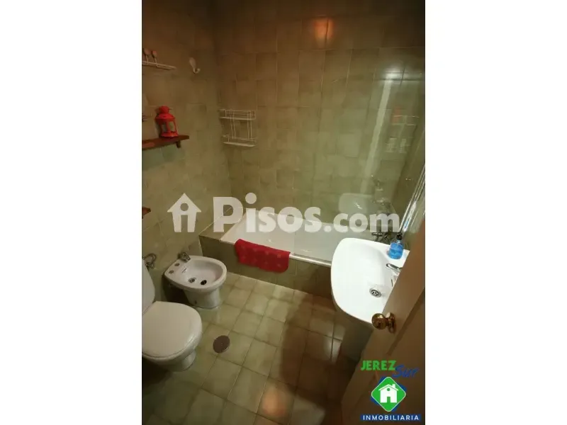Salles de bain - Furnished Flat with Parking in Jerez Centre