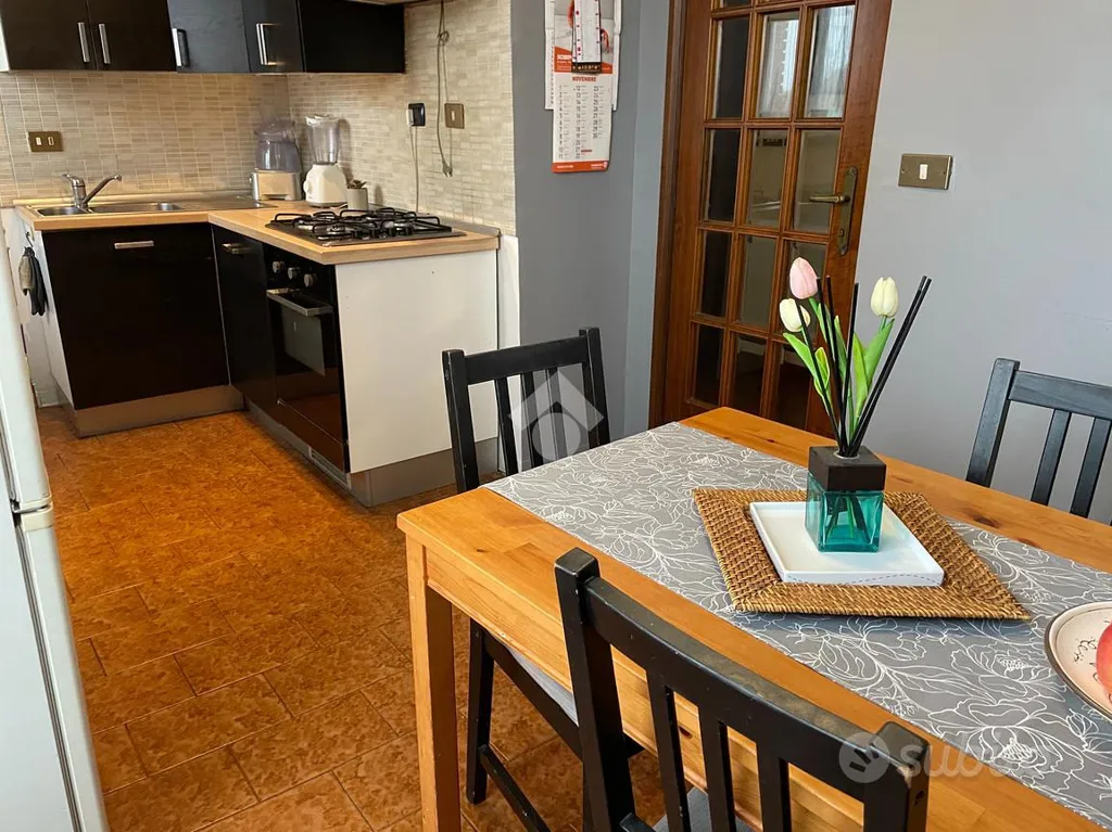 Salle à manger - Bright 3-Bedroom Apartment in Parma