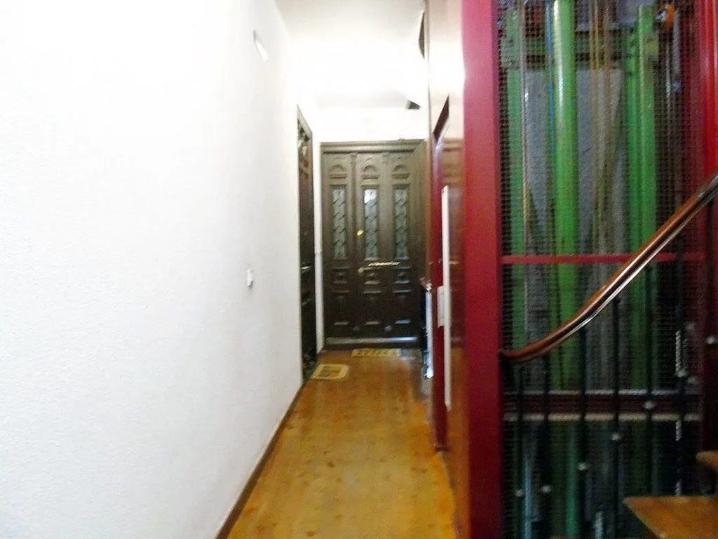 Pièces - Historic Apartment with Balcony in City Centre