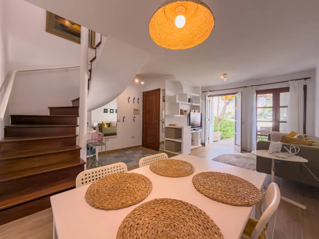 Söögituba - Corner Semi-detached with Sea View in Bajamar