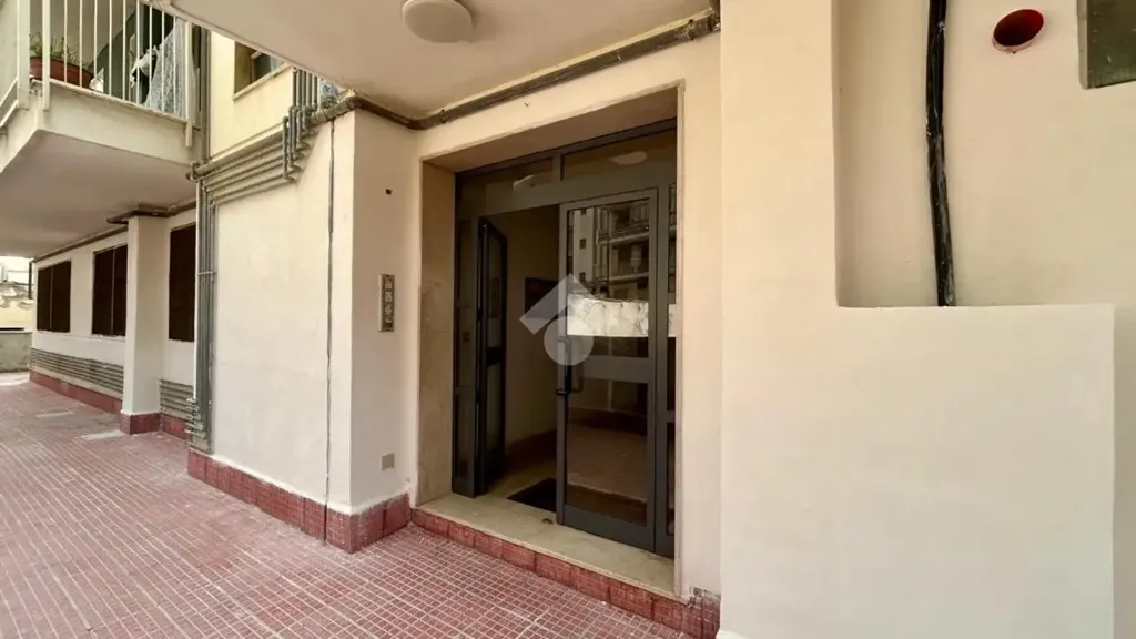Esik - Studio Flat with Balcony in Palermo