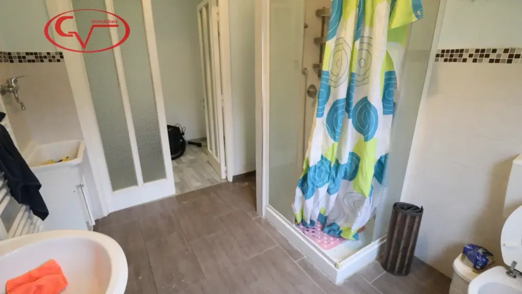 Bathrooms - Bright Bilocale with Terrace in Montevarchi