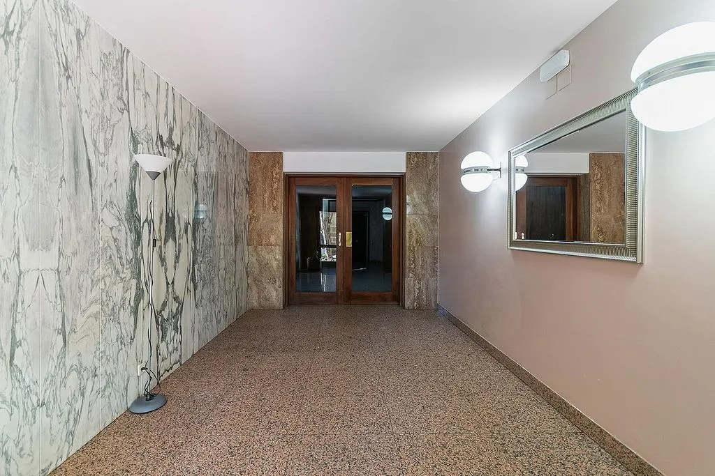 hallway_entrance