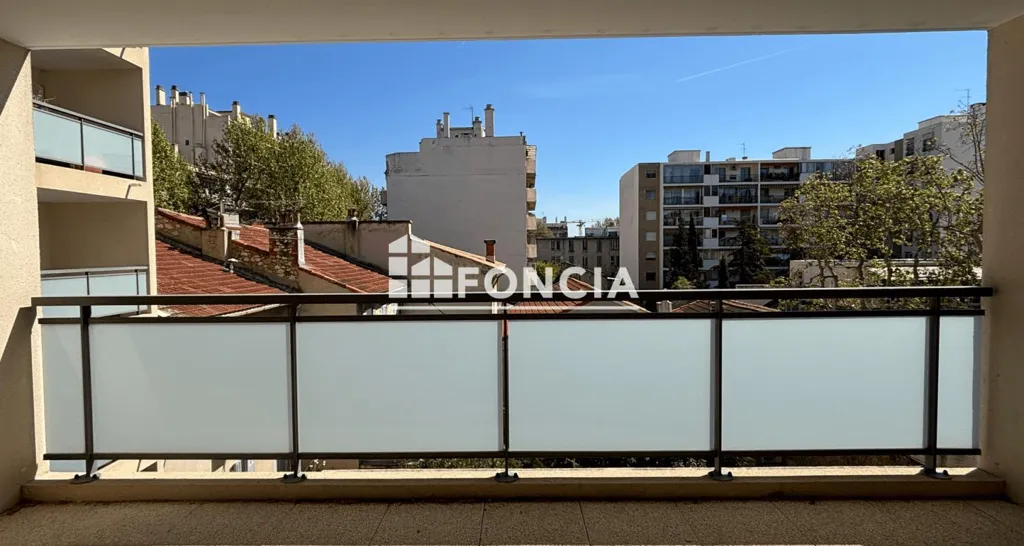 Appartement T3 avec Terrasse et Box dans Résidence BBC