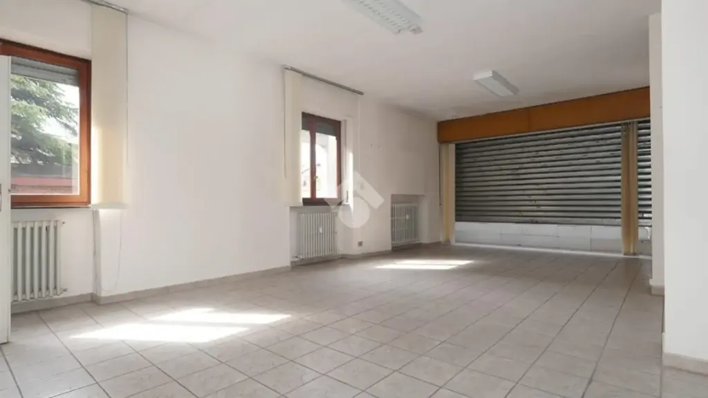 Pièces - Commercial Space with Central Location in Susa