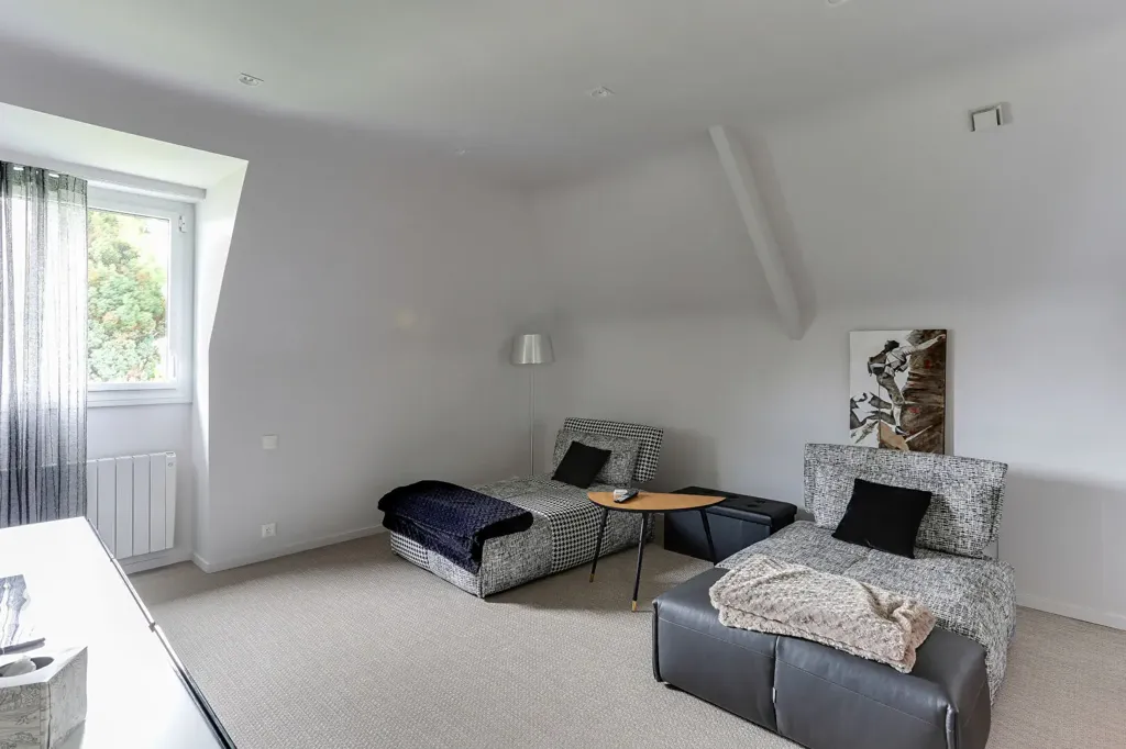 Magamistoad - Renovated House with Pool in Vern Sur Seiche