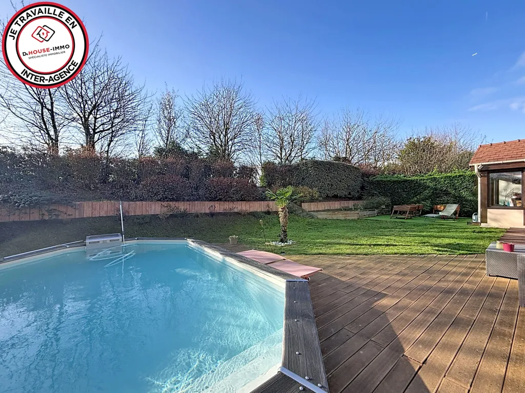 Pool - 10-Piece House with Pool in Nozay