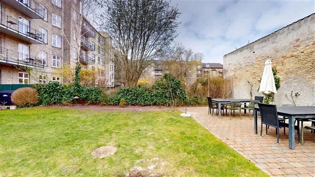 Aed - Spacious Apartment with Courtyard in Frederiksberg C