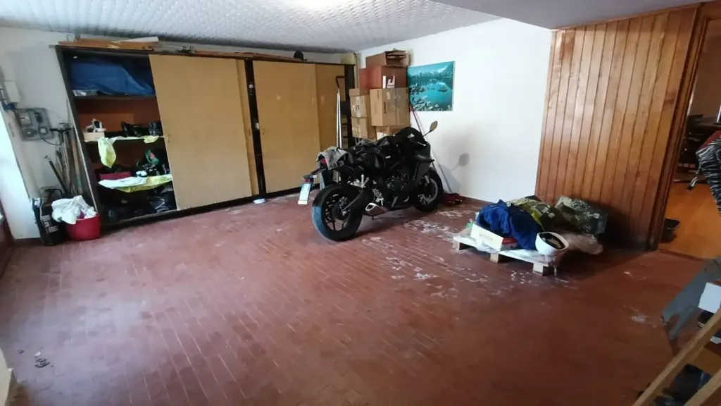 Garage - Villa with Private Garden in Giaveno