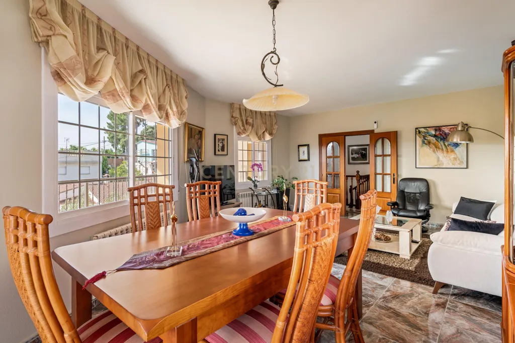 Dining Room - Independent House with Montserrat Views in Abrera