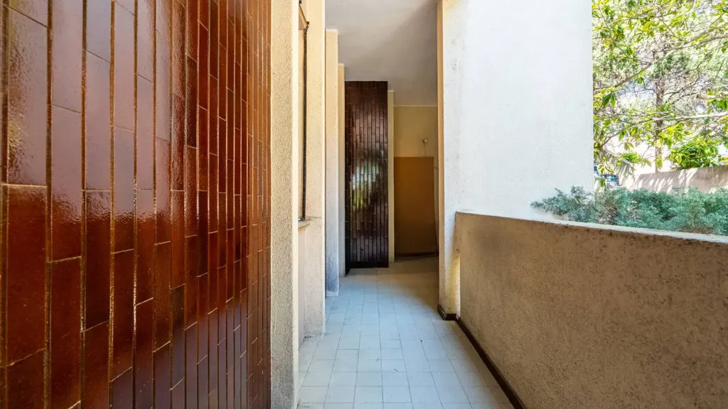 Entrée - Quadrilocale with Balcony in Cagliari
