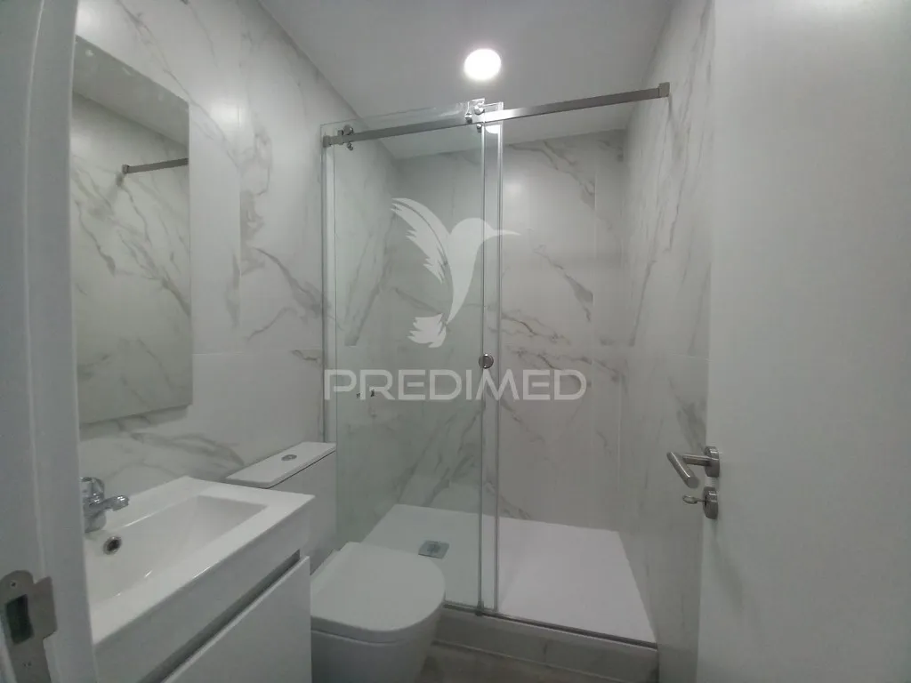 Salles de bain - Restored Duplex with Sea View in Costa da Caparica