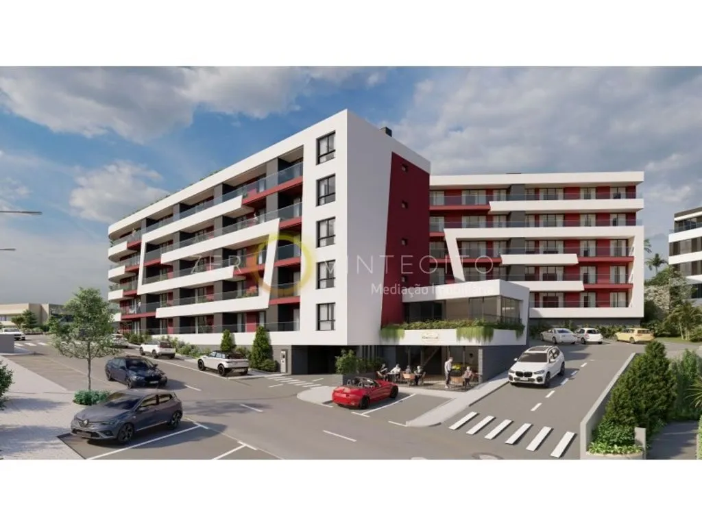 1-Bedroom Flat with Rooftop Lounge in Garajau