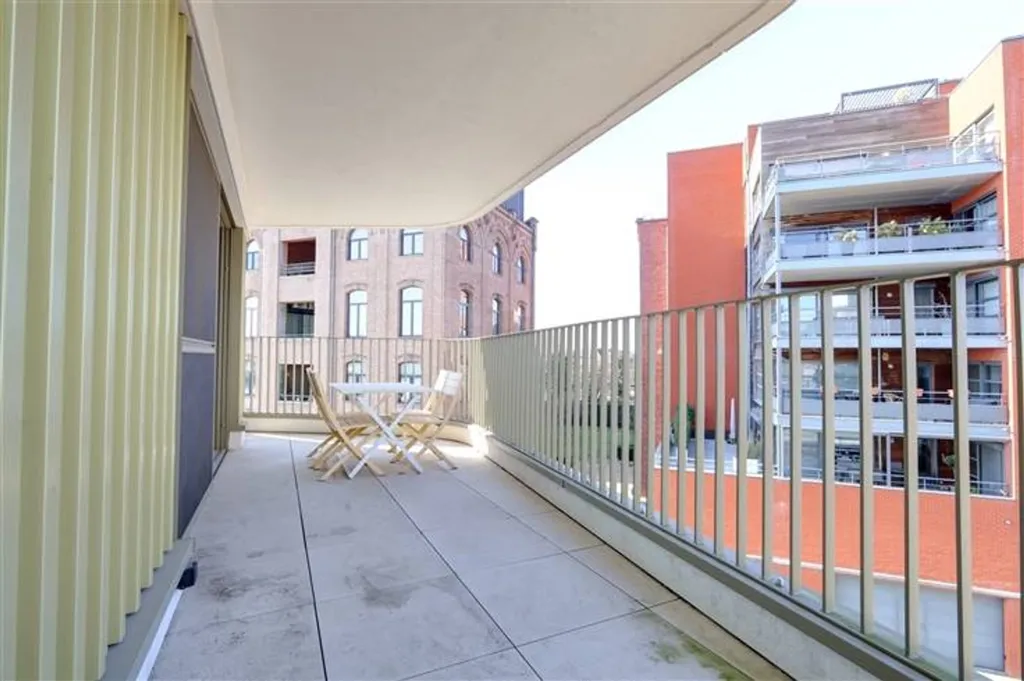 Rõdu - Energy-Efficient Apartment with River View in Boom