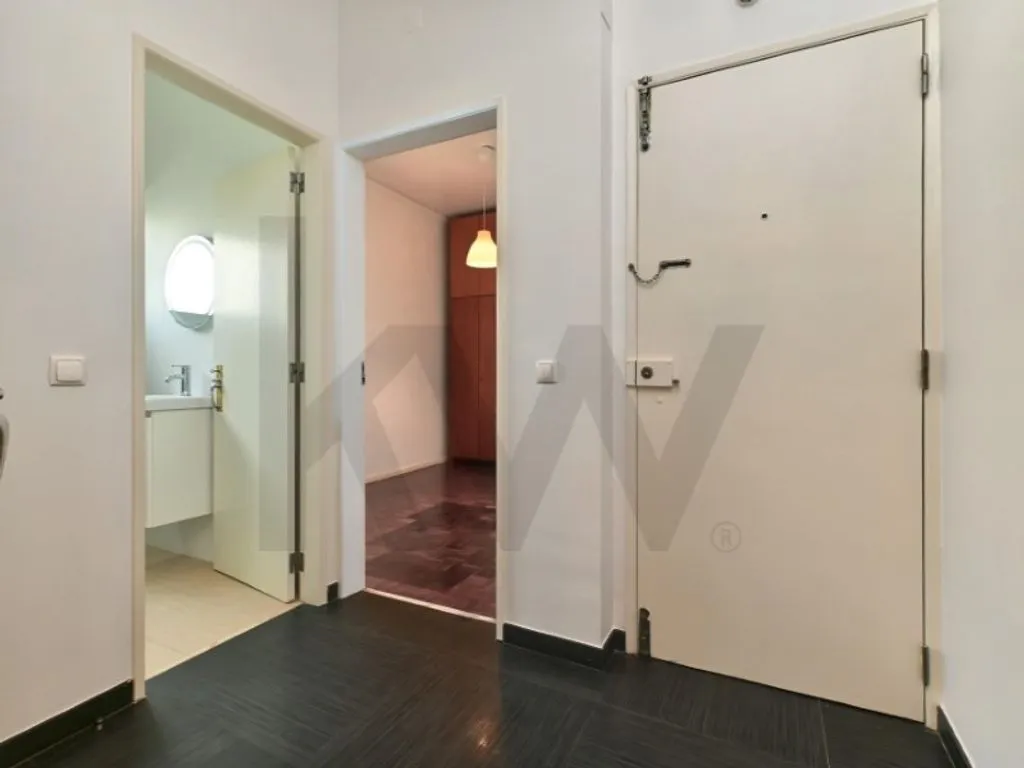 Esik - Luxury Flat with Generous Space in Lisbon
