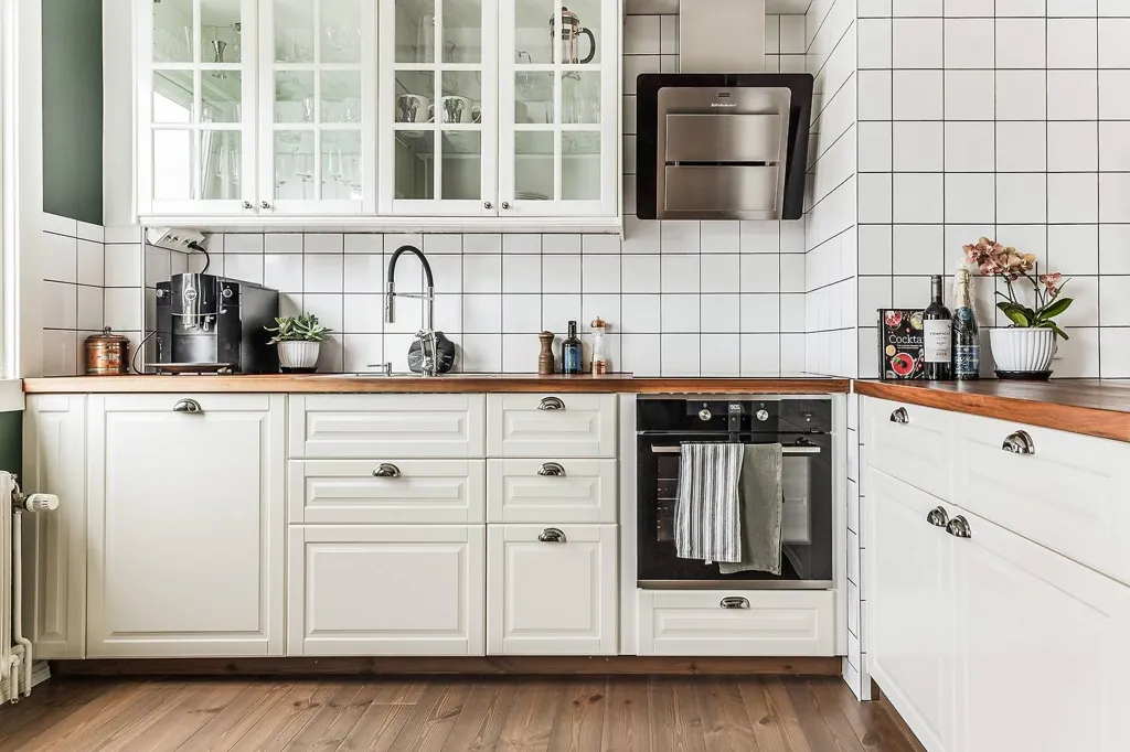 Cuisine - Renovated Apartment with Balcony near Guldtorget