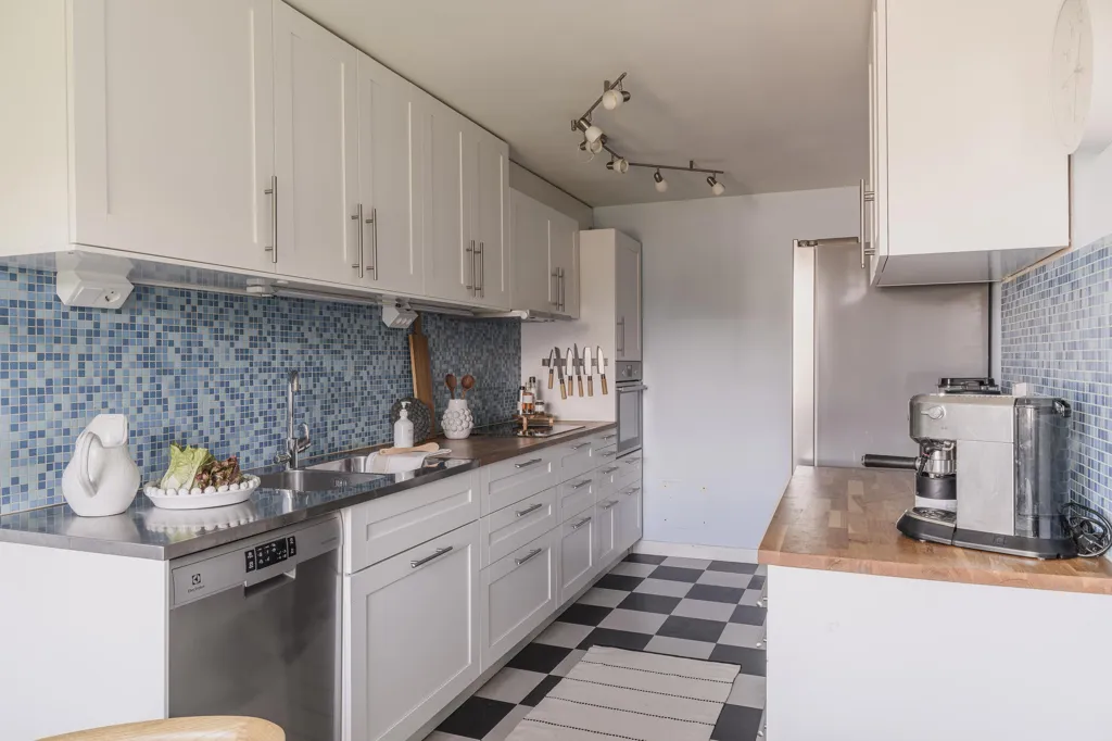 Kitchen - Apartment with Balcony in Stampen, Gothenburg