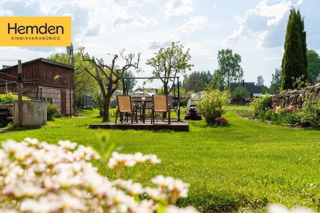 Garden - Renovated House with Lake View in Kasepää