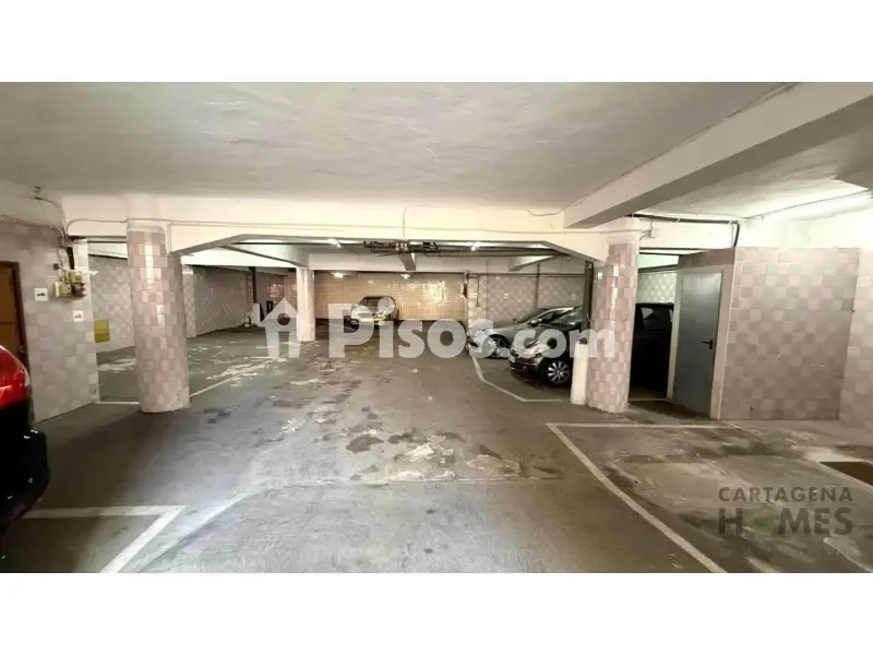 Garage - Classic Flat with Balcony in Cartagena